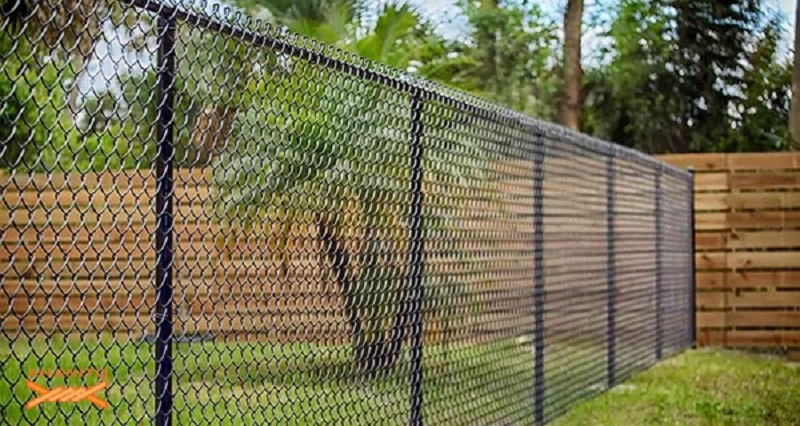 پایه فنس بتنی یا فلزی، کدام بهتر است؟